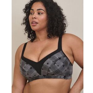 Torrid Mid Impact Underwire Sports Bra
Two Tone Plaid Grey with Stars 40 DDD